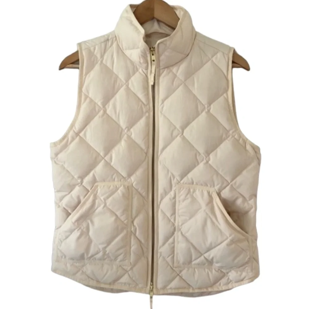 J Crew quilted vest white cream color Gold zipper SZ small excellent condition